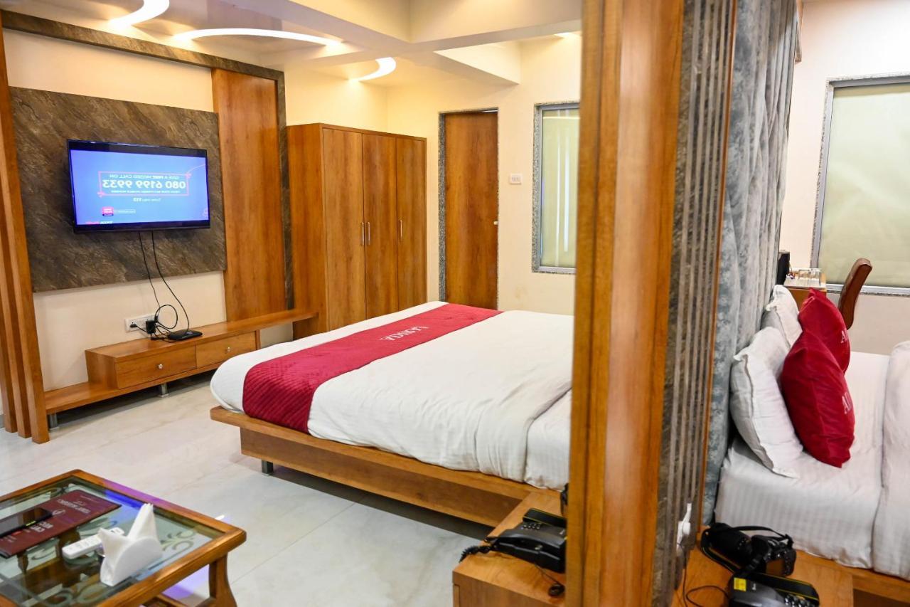 Adiraj Residency Hotel Navi Mumbai Exterior foto