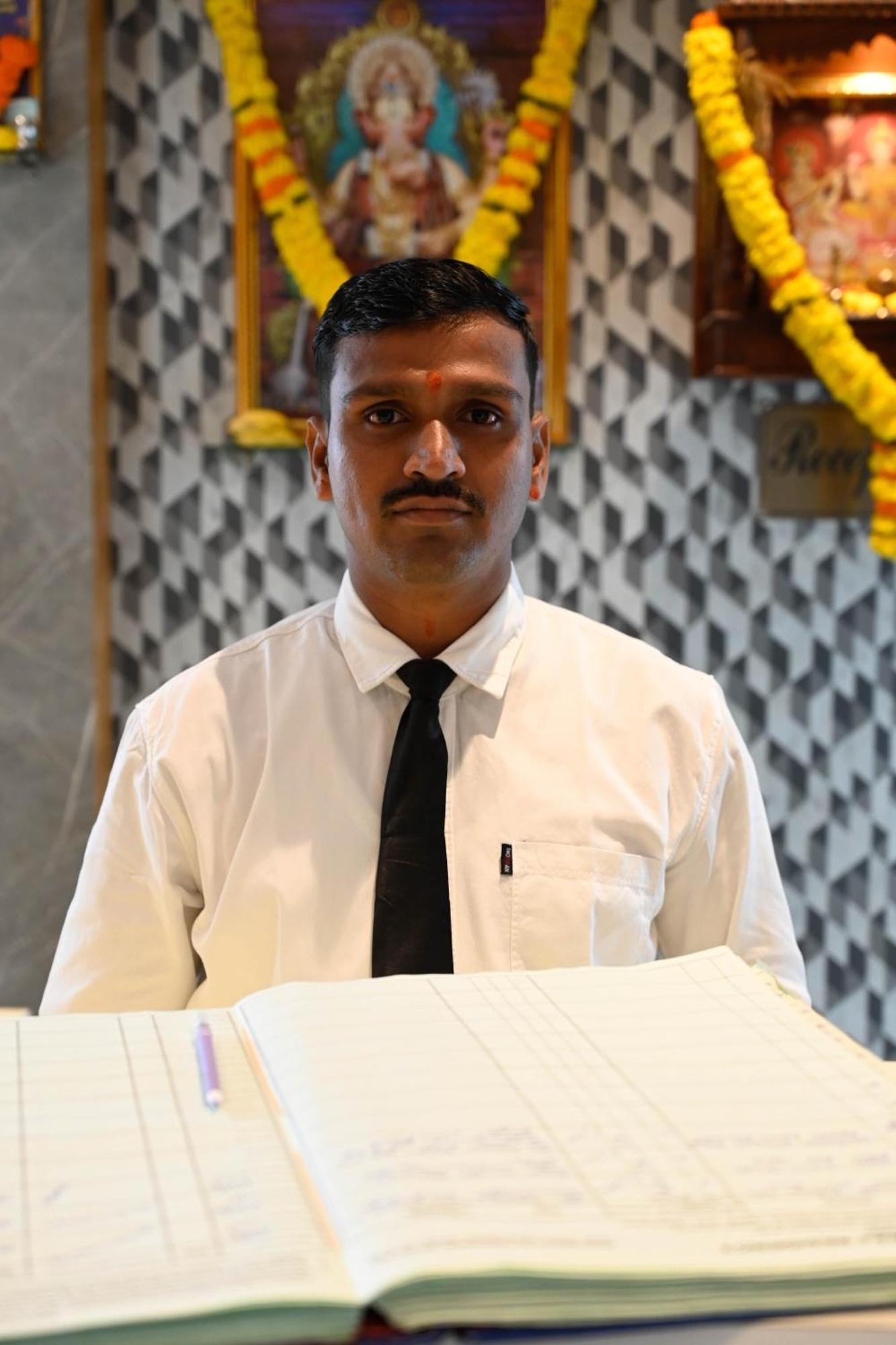 Adiraj Residency Hotel Navi Mumbai Exterior foto