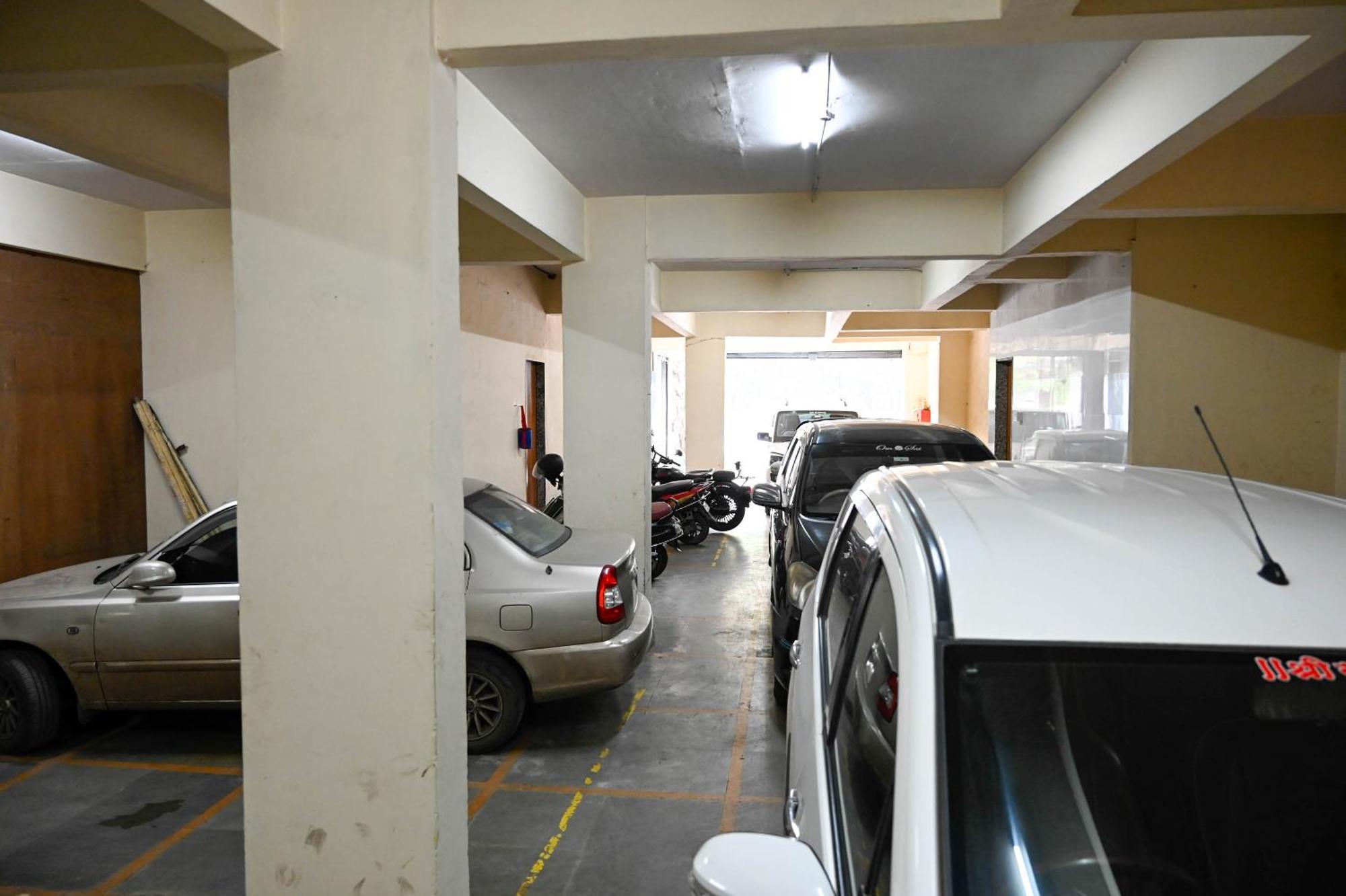 Adiraj Residency Hotel Navi Mumbai Exterior foto